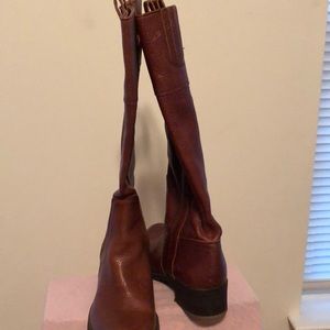 Cognac barely worn damn good looking boots